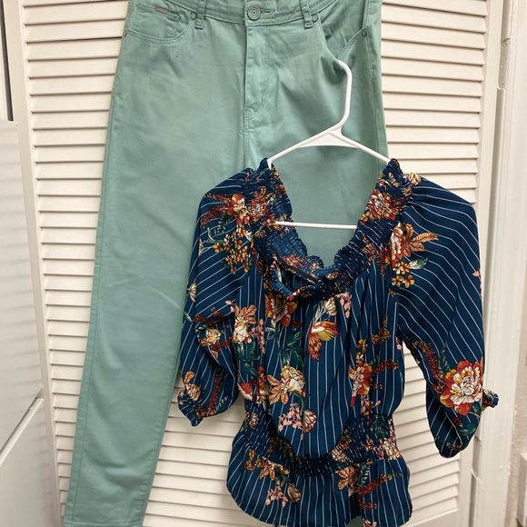 Sold together or separately, - Picture 4 of 4